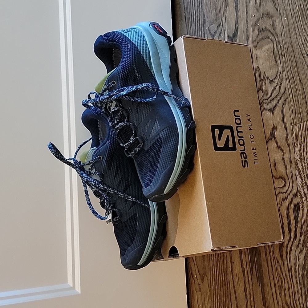 Salomon Outline Wide GTX women's hiking boot